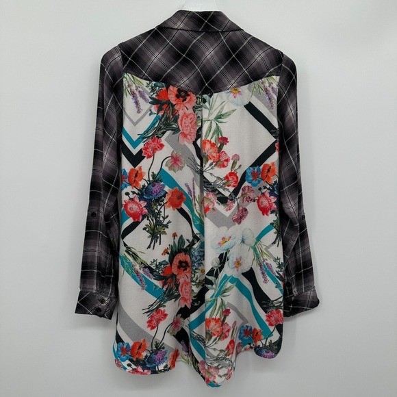 Tolani Collection Tunic Top Shirt Blouse Small Plaid Floral Long Sleeve Button U - Picture 1 of 16